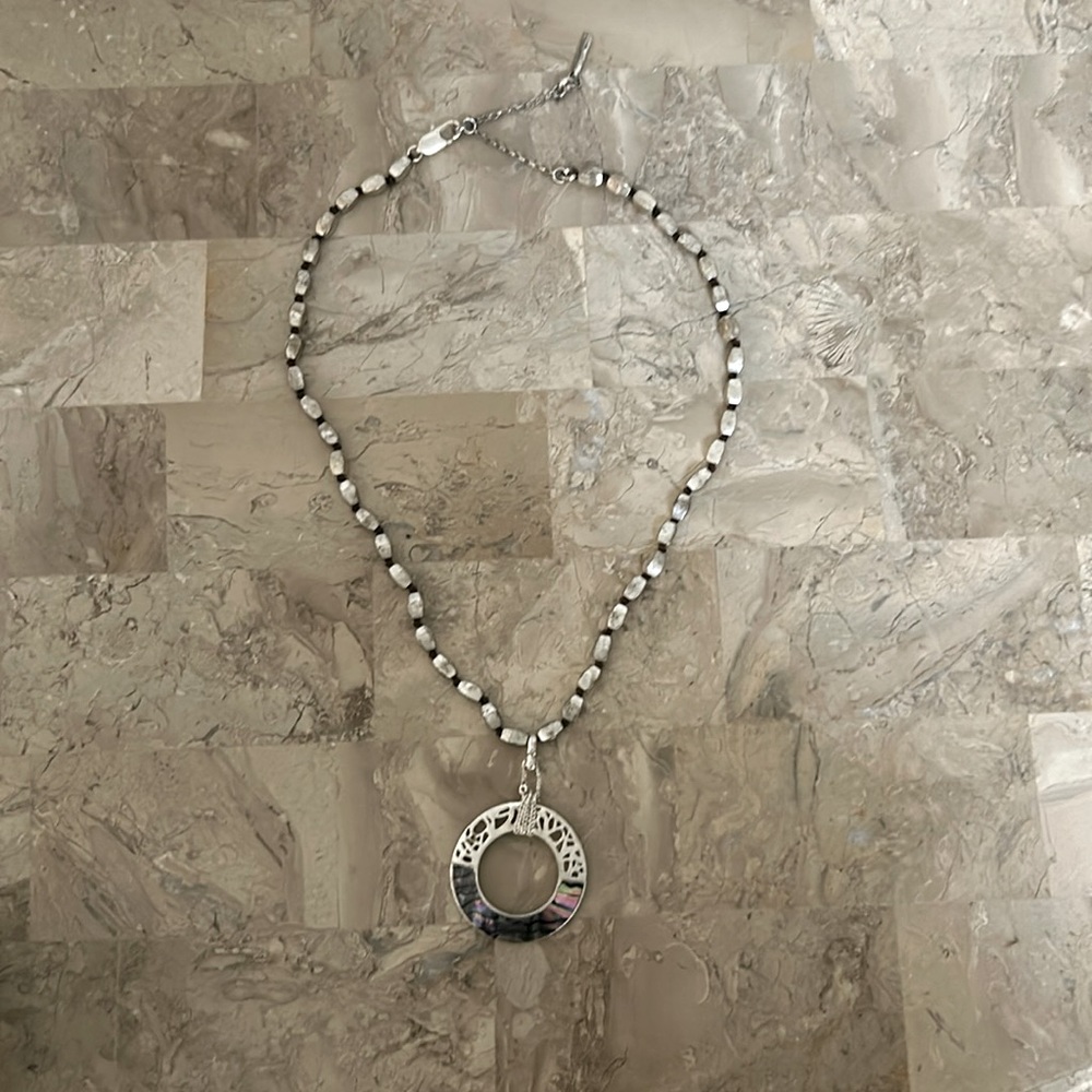 SILVER & MOTHER OF PEARL PENDANT NECKLACE